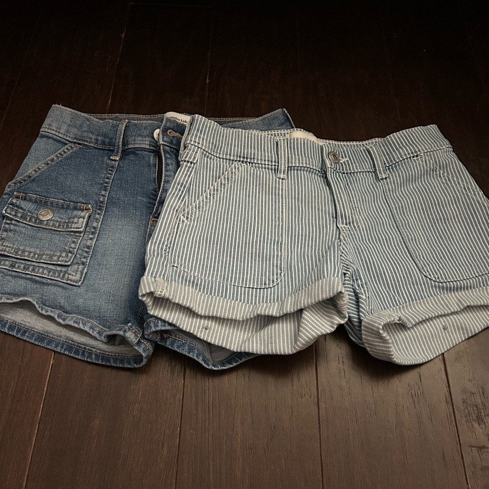 2 Pairs of 9/10 Abercrombie kids shorts